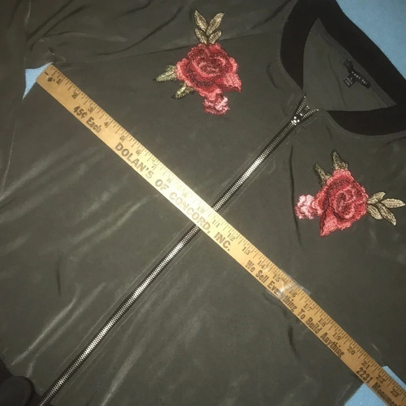 WEST KIE silky soft bomber jacket olive green zip up embroidered roses size L - Picture 7 of 9